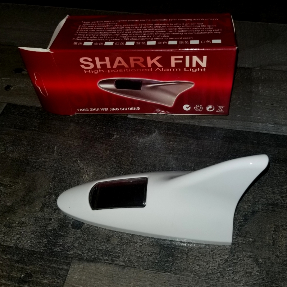 Shark Fin Vehicle Roof Antenna